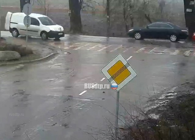 Испугался Испугался