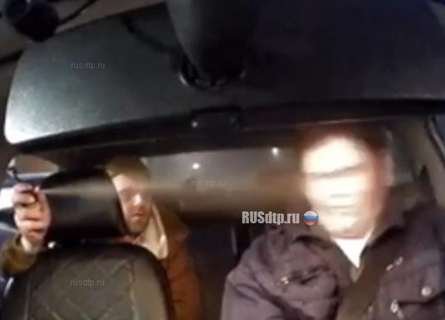 Перцем в лицо таксисту Перцем в лицо таксисту