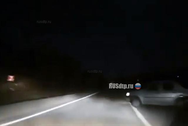 Лихой водитель «Логана» устроил серьёзное ДТП Лихой водитель «Логана» устроил серьёзное ДТП