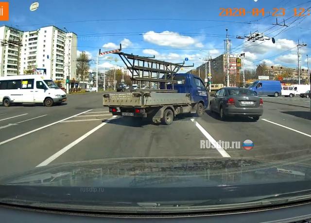 Светомузыка на перекрестке в Минске Светомузыка на перекрестке в Минске
