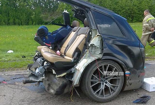 Audi Q7 разорвало на части в ДТП в Тамбовской области