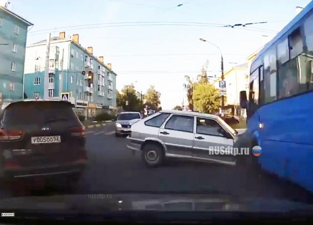 Лада vs автобус Лада vs автобус