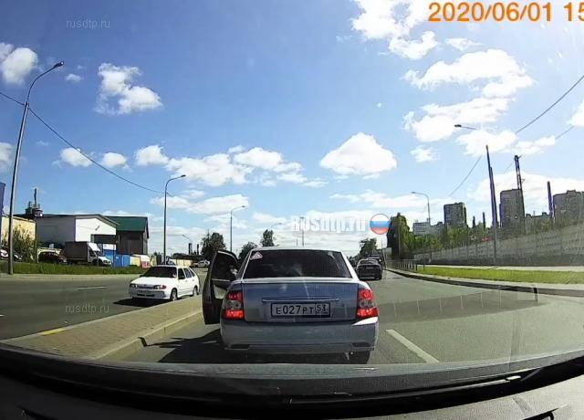 Угрожали палкой и проклинали разными заклинаниями (с) Угрожали палкой и проклинали разными заклинаниями (с)
