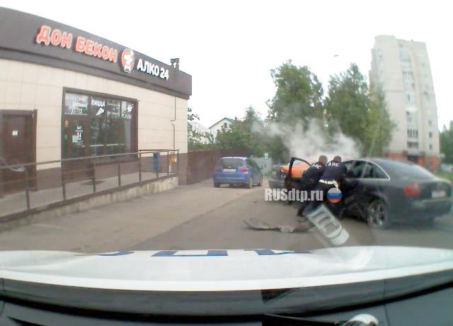 В Туле пьяный водитель пытался скрыться от полиции и попал в ДТП В Туле пьяный водитель пытался скрыться от полиции и попал в ДТП
