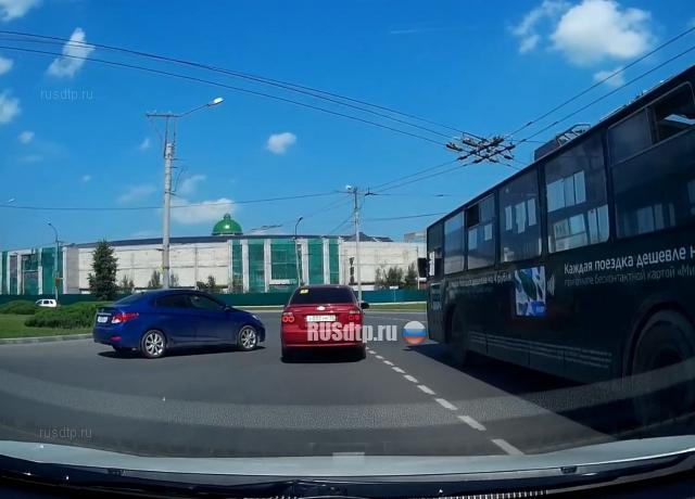Трижды едва не устроила ДТП Трижды едва не устроила ДТП