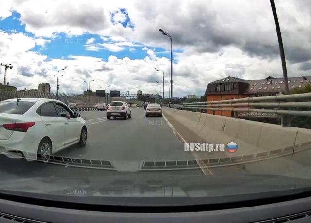 Не знает ПДД и хотел сделать меня виноватым (с) Не знает ПДД и хотел сделать меня виноватым (с)