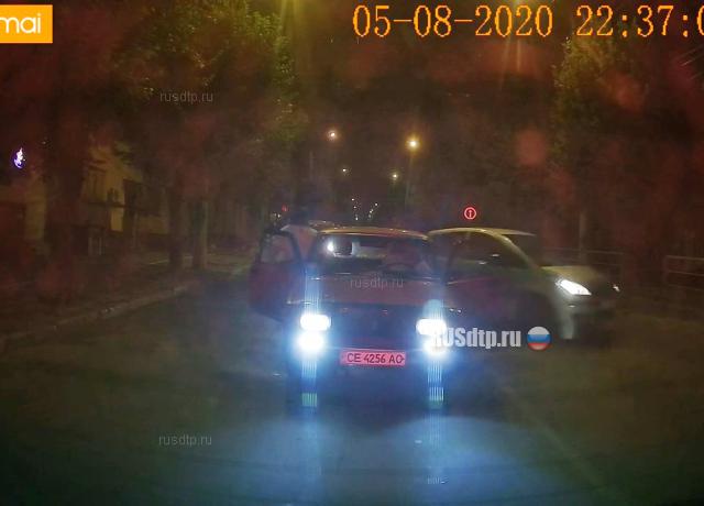 Mitsubishi Colt скрылся Mitsubishi Colt скрылся