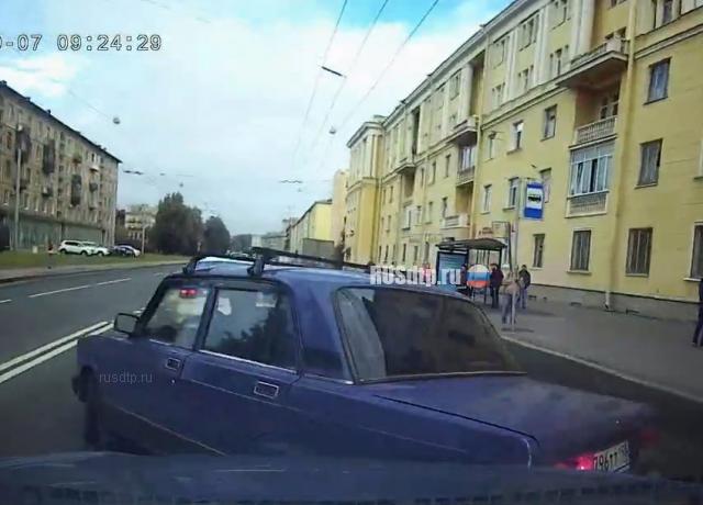 Решил поиграть в учителя (с) Решил поиграть в учителя (с)