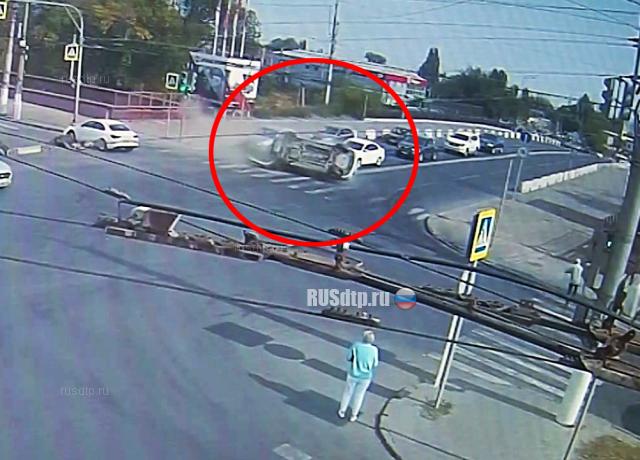 Момент массового ДТП в Волгограде Момент массового ДТП в Волгограде