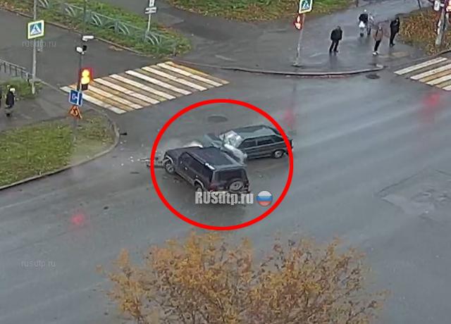 Женщина и младенец пострадали в ДТП в Перовуральске Женщина и младенец пострадали в ДТП в Перовуральске