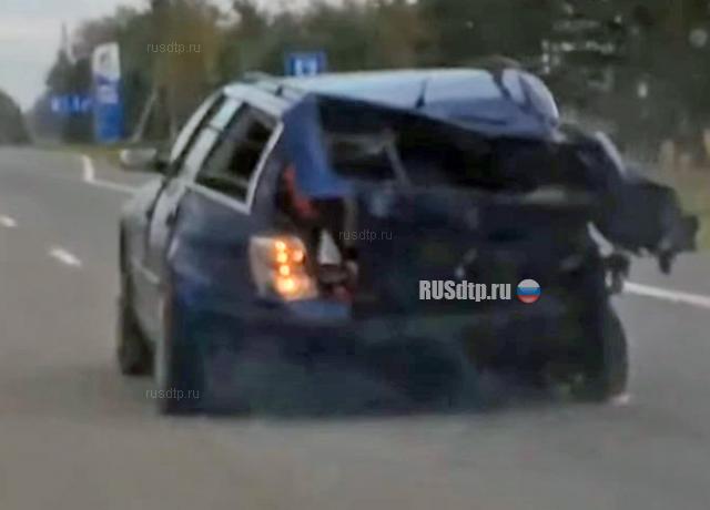 Volkswagen скрывается с места ДТП Volkswagen скрывается с места ДТП