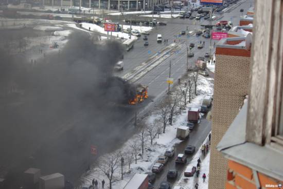 В Санкт-Петербурге сгорел маршрутный автобус
