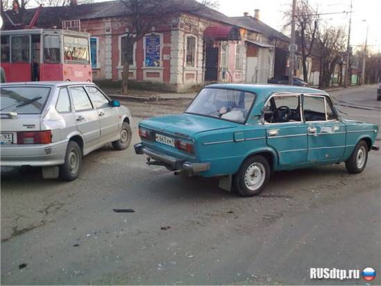 В Краснодаре солдат-срочник переехал на КамАЗе шесть автомобилей