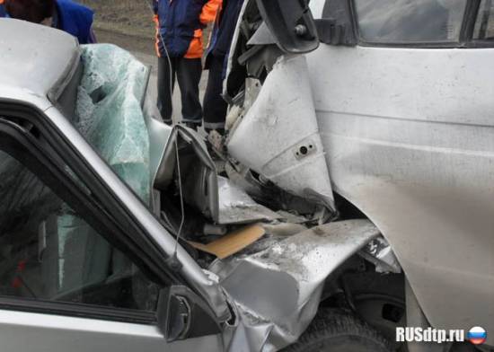 На шоссе под Екатеринбургом "Газель" насмерть протаранила водителя ВАЗа