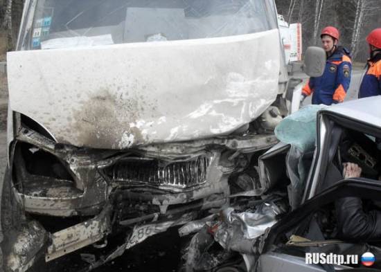 На шоссе под Екатеринбургом "Газель" насмерть протаранила водителя ВАЗа