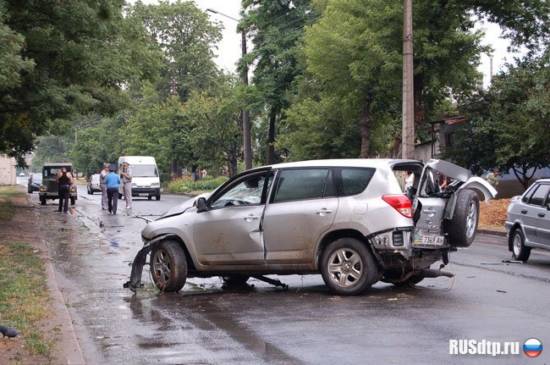 В жуткой аварии на Украине погибла девушка