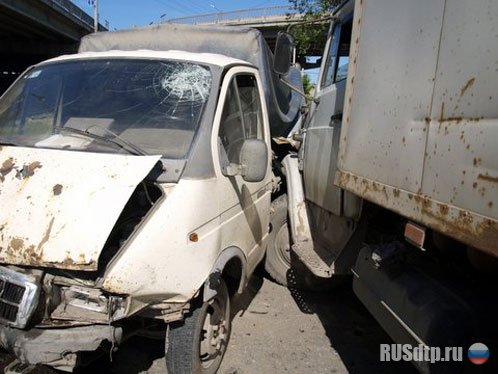 В Челябинске в ДТП трех автомобилей погиб человек