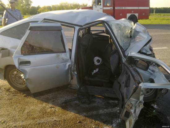 В автоаварии в Чувашии погибли 2 человека