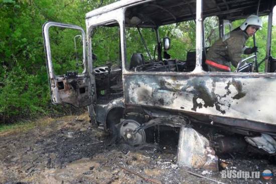 В Омской области в результате ДТП автобус и жигули сгорели дотла