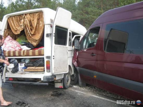 Авария трех автомобилей на трассе Москва-Казань