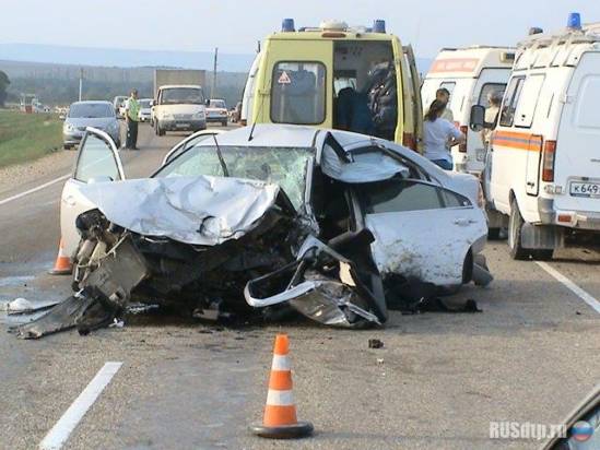 На трассе под Новороссийском погибли два человека