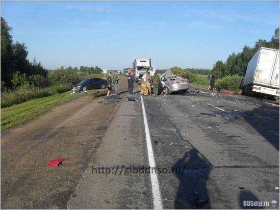 В страшной аварии в Новосибирской области погибли 4 человека