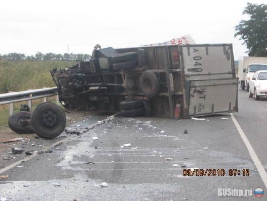 Под Краснодаром столкнулись два грузовика Hyundai