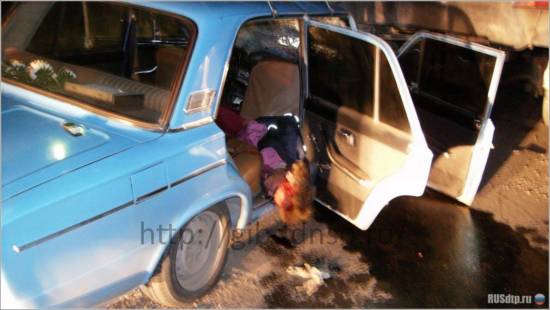 В Новосибирске «Лада» въехала в автокран: все пассажиры погибли