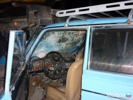 В Новосибирске «Лада» въехала в автокран: все пассажиры погибли