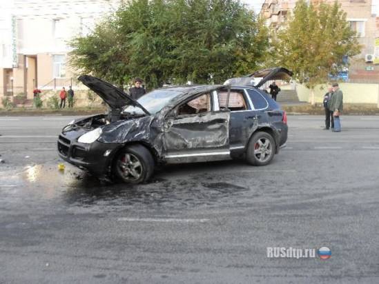 В Орске водитель разбился на своем «Porsche Cayenne»