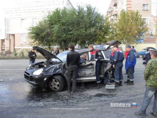В Орске водитель разбился на своем «Porsche Cayenne»