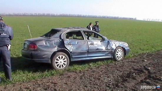 Hyundai Sonata на трассе "Кавказ" улетела в кювет. Водитель не выжил.