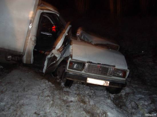 В автокатастрофе в Томской области погибли 5  человек