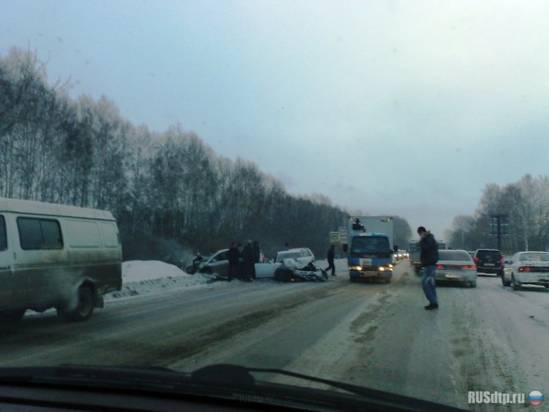 Столкновение Тойоты и Мазды в Новосибирске