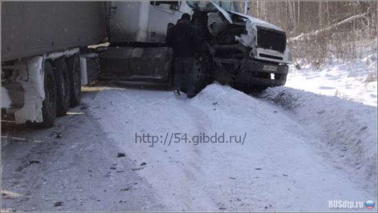 Водитель Фиата погиб из-за столкновения двух грузовиков