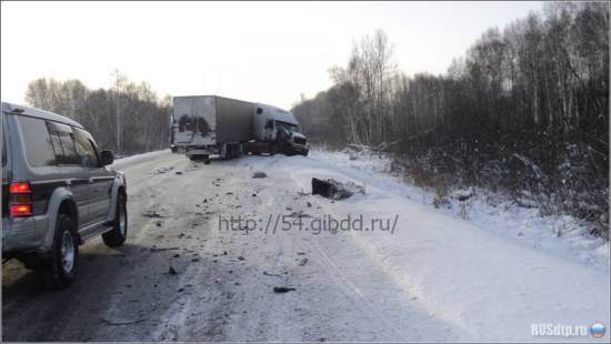 Водитель Фиата погиб из-за столкновения двух грузовиков