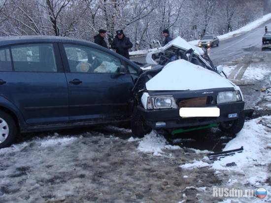 Трое погибших в "ВАЗ" после "контакта" с "Volkswagen GOLF"