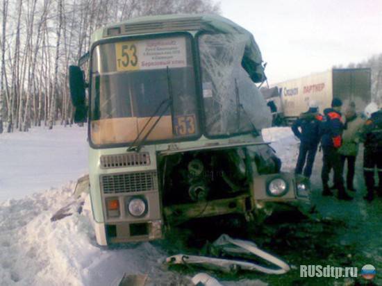Столкновение автобуса ПАЗ с фурой в Нижегородской области