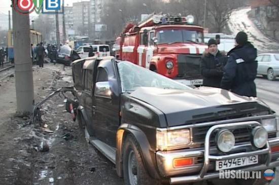 Во Владивостоке КАМАЗ протаранил 10 автомобилей