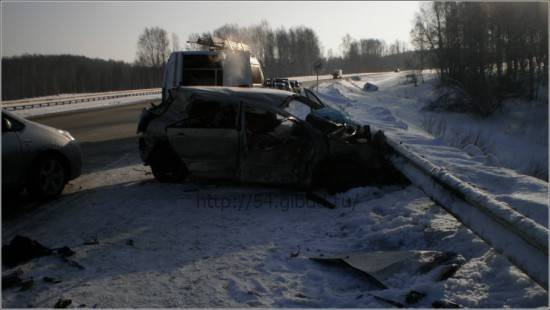 Под Новосибирском в аварии погиб водитель Тойоты