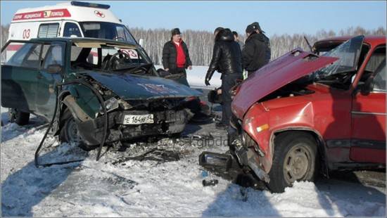Лада и Жигули столкнулись на трассе Новосибирск – Челябинск