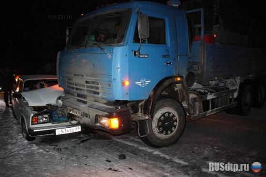 КАМАЗ пощадил ВАЗ на трассе Сургут &#8212; Салехард