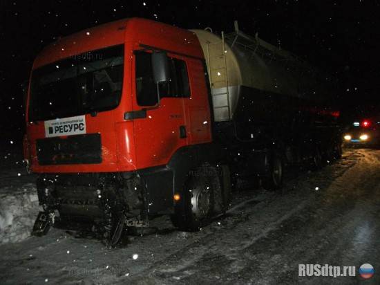 В Краснодарском крае «Тойота» залетела под грузовик