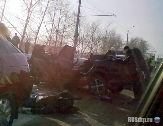 ВАЗ-2114 столкнулся с автобусом ЛиАЗ в Ижевске