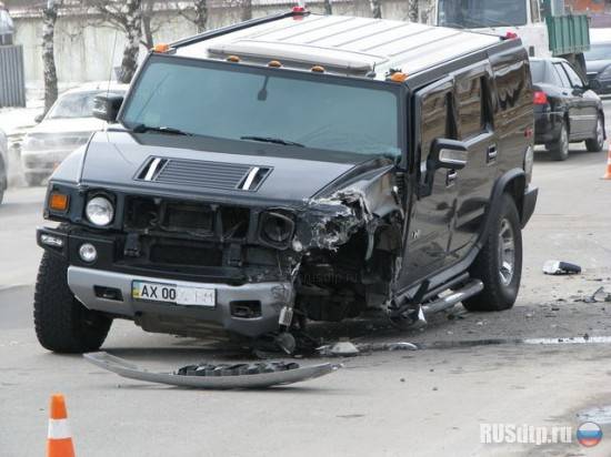 Авария с участием Хаммера в Харькове