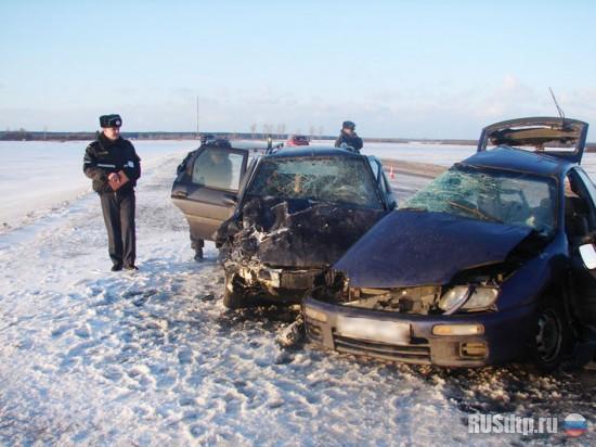 На трассе Минск &#8212; Гомель столкнулись Mazda и Ford Escort