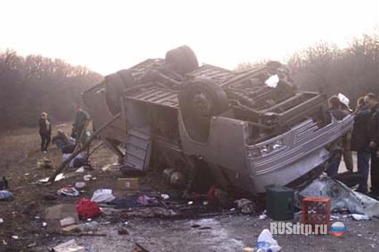 Под Харьковом автобус столкнулся с грузовиком