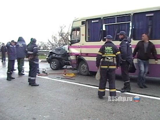В Крыму в аварии с автобусом погиб человек