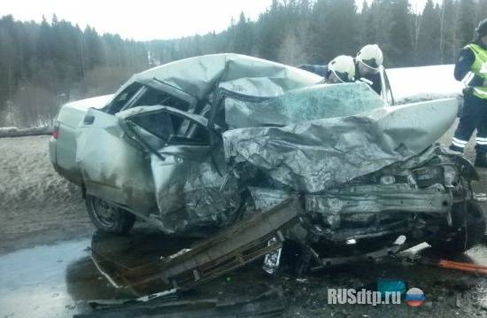В Перми в лобовом столкновении ВАЗов погибли оба водителя