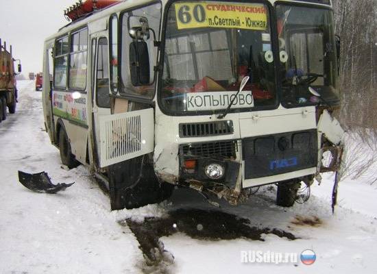 Женщина на Тойоте устроила крупную аварию под Томском